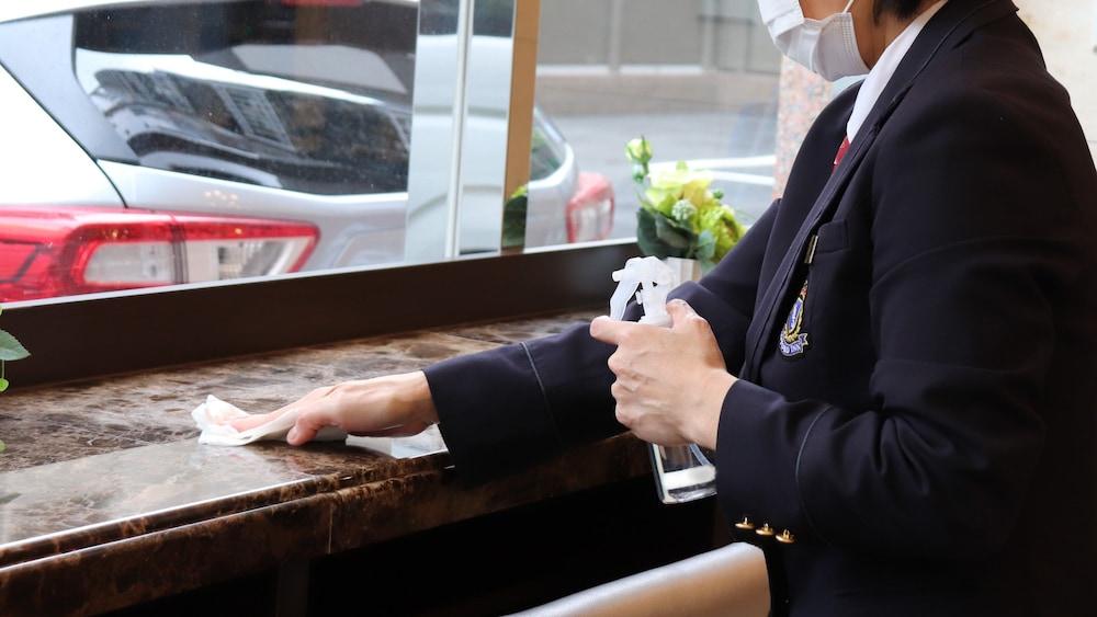 Toyoko Inn Okayama-Eki Nishiguchi Hiroba Exteriör bild