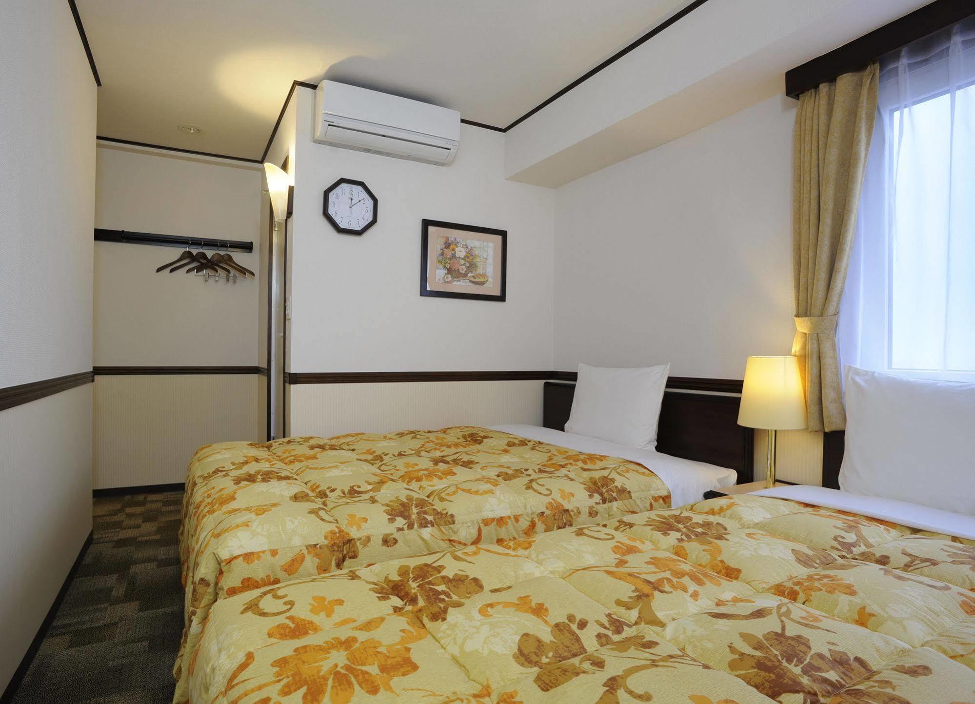 Toyoko Inn Okayama-Eki Nishiguchi Hiroba Exteriör bild