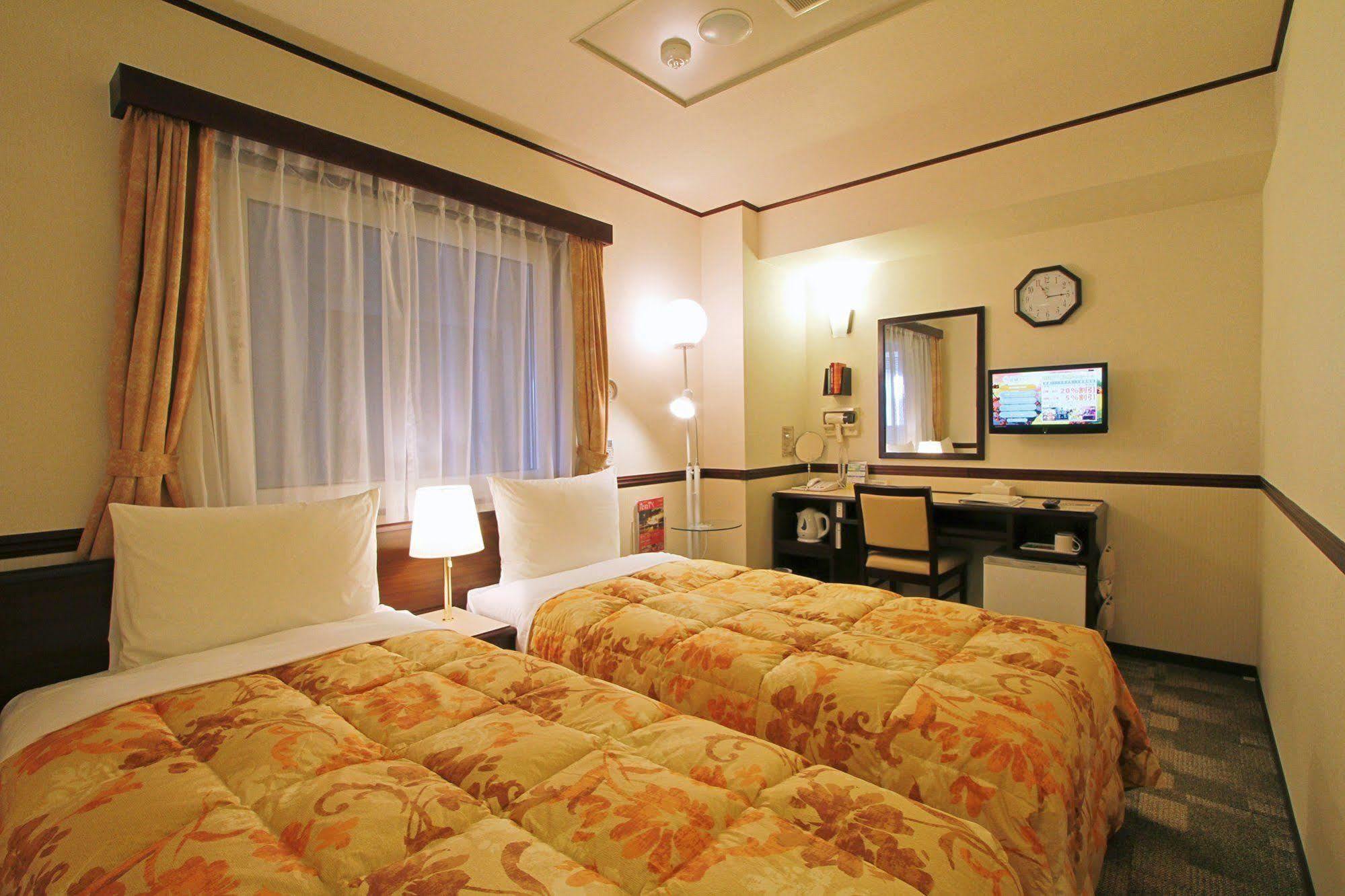 Toyoko Inn Okayama-Eki Nishiguchi Hiroba Exteriör bild